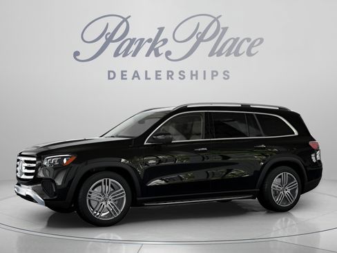 Used 2026 Mercedes-Benz GLS 450 4MATIC image 3