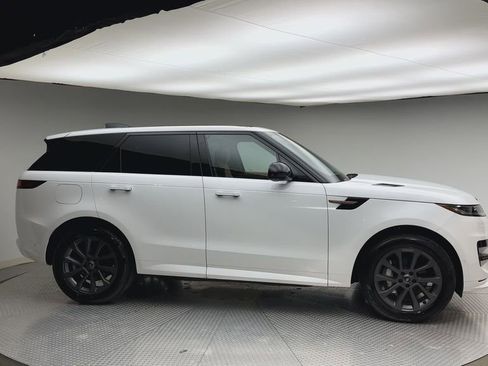 Certified 2025 Land Rover Range Rover Sport Dynamic SE AWD/4WD image 9