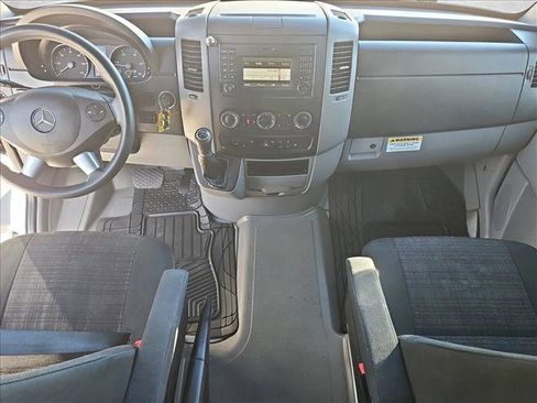 Used 2014 Mercedes-Benz Sprinter 2500 image 17