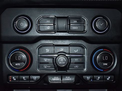 Used 2021 Chevrolet Tahoe High Country AWD/4WD image 19