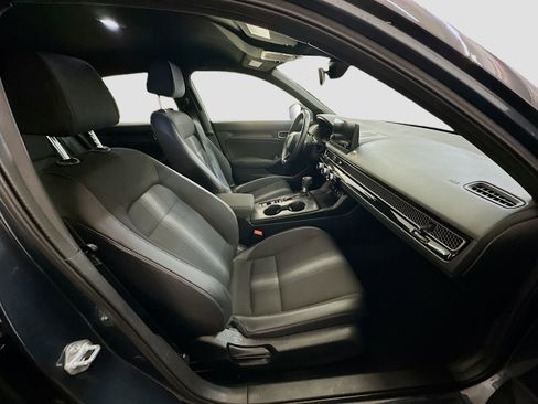 Used 2025 Honda Civic Sport image 31