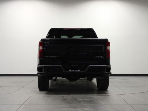 Used 2023 Chevrolet Silverado 1500 Custom image 5
