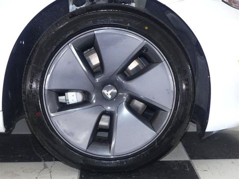 Used 2023 Tesla Model 3 Standard Range RWD image 30
