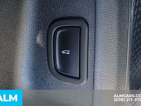 Used 2024 Chevrolet Traverse LT image 49