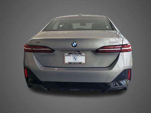 New 2027 BMW 530i xDrive w/ M Sport Package AWD/4WD image 5
