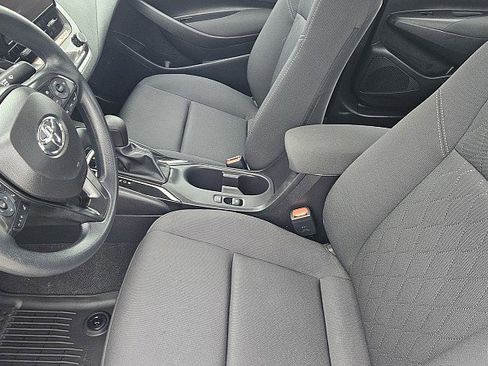 Used 2025 Toyota Corolla LE image 10