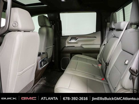Used 2022 GMC Sierra 1500 SLT w/ SLT Premium Plus Package AWD/4WD image 18