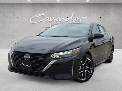 Used 2025 Nissan Sentra SR FWD image 1