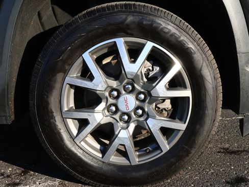 Certified 2023 GMC Acadia SLE w/ Driver Convenience Package image 25