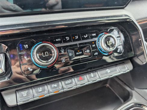 Used 2025 GMC Sierra 2500 AT4 w/ AT4 Premium Plus Package image 20