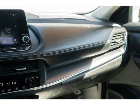 Used 2024 Nissan Rogue SV w/ SV Premium Package FWD image 21