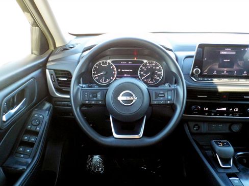 Used 2020 Kia Sorento LX image 12