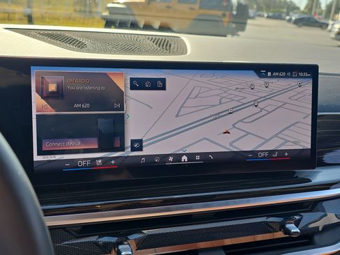 Used 2025 BMW X5 xDrive40i w/ Executive Package image 23