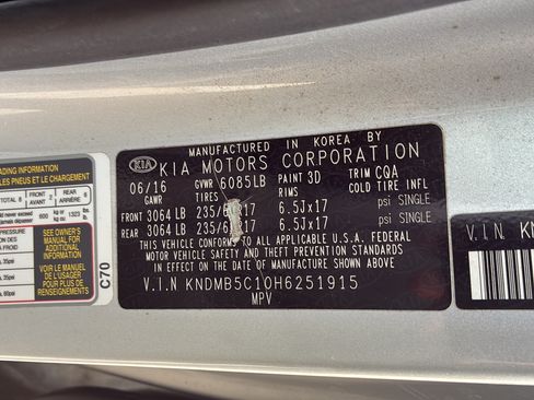 Used 2017 Kia Sedona LX w/ LX Essentials Premium Package FWD image 34