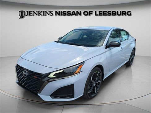 New 2025 Nissan Altima 2.5 SR image 5