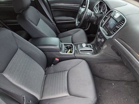 Used 2022 Chrysler 300 Touring w/ Sport Appearance Package RWD image 30
