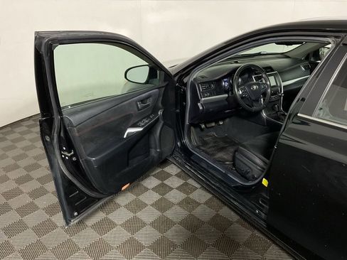 Used 2015 Toyota Camry XSE w/ Moonroof Package image 17