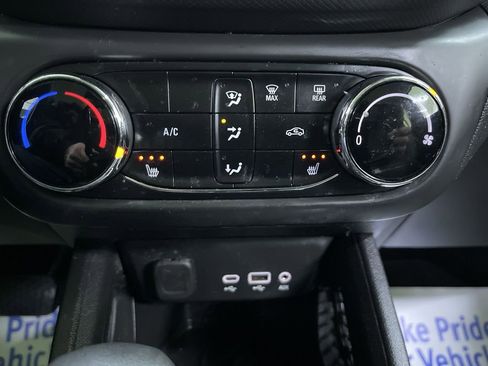 Used 2022 Chevrolet TrailBlazer LT w/ LPO, Blackout Package image 23