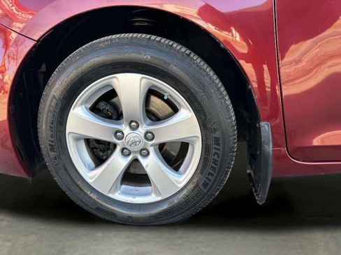 Used 2011 Toyota Sienna LE image 35