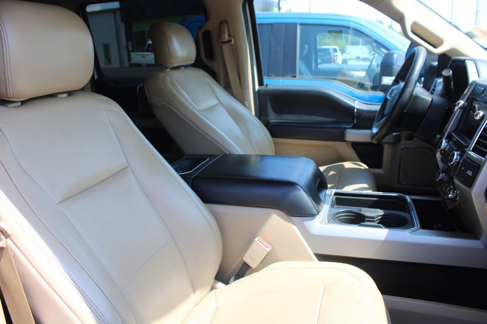 Used 2017 Ford F250 Lariat w/ Lariat Ultimate Package AWD/4WD image 4