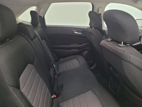 Used 2019 Ford Edge SE FWD image 19