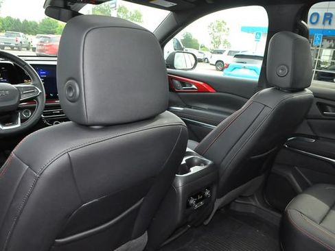 Used 2025 Chevrolet Traverse Z71 w/ Driver Confidence Package AWD/4WD image 15