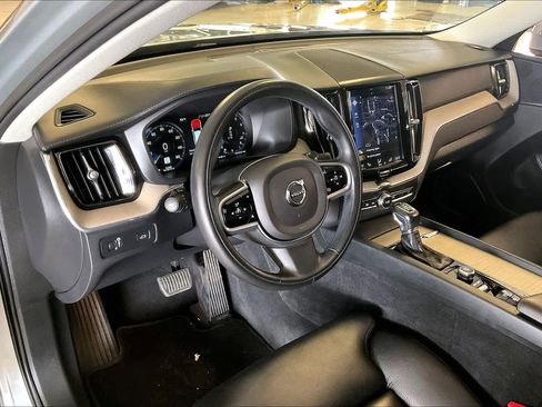 Used 2018 Volvo XC60 T5 Inscription w/ Convenience Package image 16