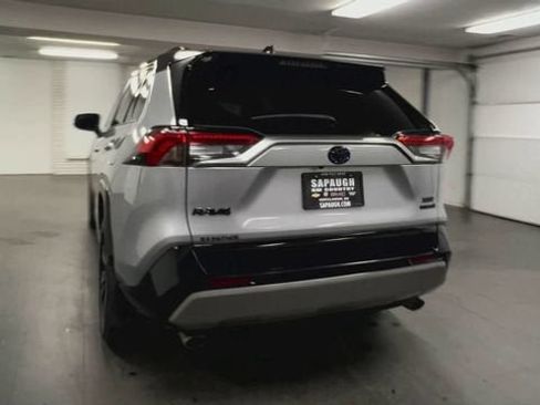 Used 2023 Toyota RAV4 XSE AWD/4WD image 7