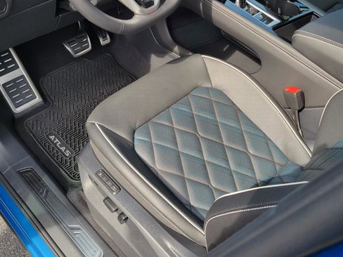 Certified 2025 Volkswagen Atlas Cross Sport SEL Premium R-Line image 20