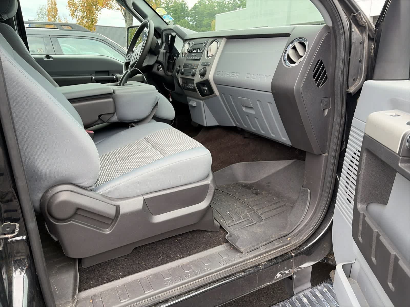 Used 2013 Ford F250 XLT w/ Chrome Pkg AWD/4WD image 6