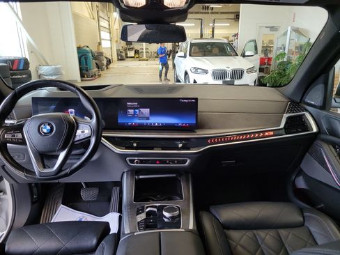 Used 2024 BMW X5 xDrive40i w/ Premium Package AWD/4WD image 18