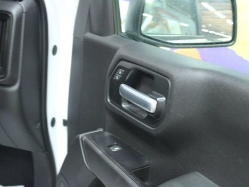 Used 2019 Chevrolet Silverado 1500 Custom w/ Custom Value Package AWD/4WD image 11
