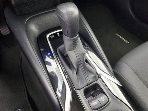 Used 2021 Toyota Corolla LE image 30