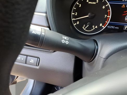 Used 2024 Nissan Altima 2.5 SV FWD image 18