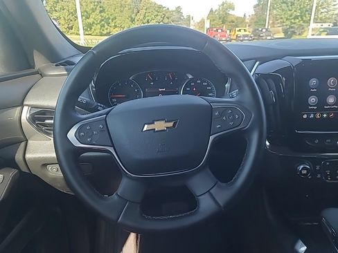 Used 2023 Chevrolet Traverse LT AWD/4WD image 16
