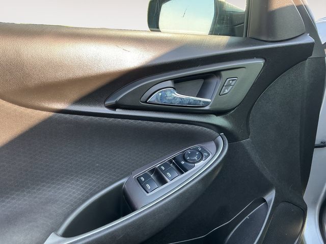 Used 2023 Chevrolet Malibu LT FWD image 10