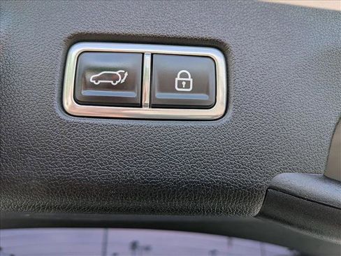 Used 2022 Kia Sorento EX w/ Panoramic Sunroof Package FWD image 7