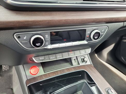 Used 2023 Audi Q5 2.0T Premium w/ Convenience Package image 20