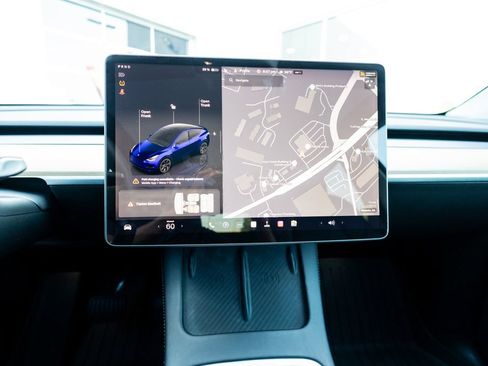 Used 2022 Tesla Model Y Long Range AWD/4WD image 33