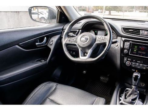 Used 2018 Nissan Rogue SL image 13