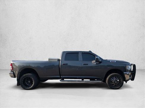 Used 2024 RAM 3500 Tradesman w/ Chrome Appearance Group AWD/4WD image 4
