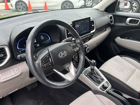 Used 2023 Hyundai Venue SEL w/ Cargo Package image 16