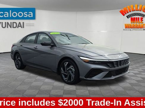 Used 2025 Hyundai Elantra Sport image 1