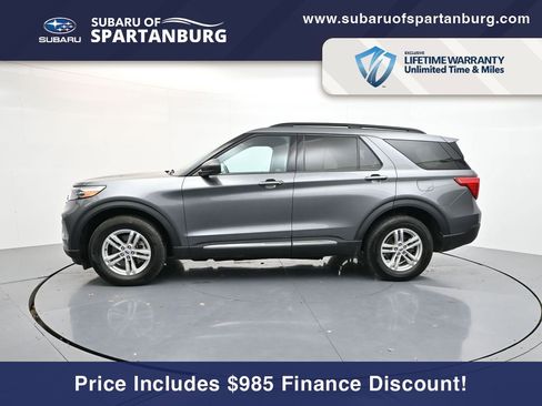 Used 2023 Ford Explorer XLT image 4