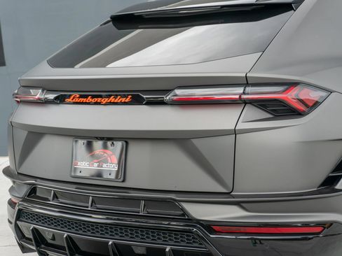 Used 2023 Lamborghini Urus S AWD/4WD image 40