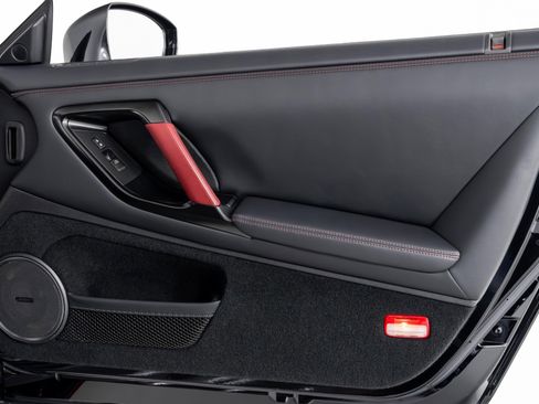 Used 2017 Nissan GT-R NISMO image 34