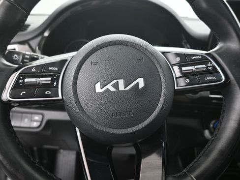 Used 2022 Kia Seltos EX image 19