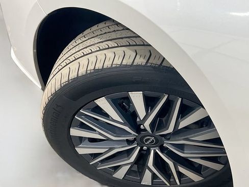 Used 2024 Nissan Altima 2.5 SV FWD image 34