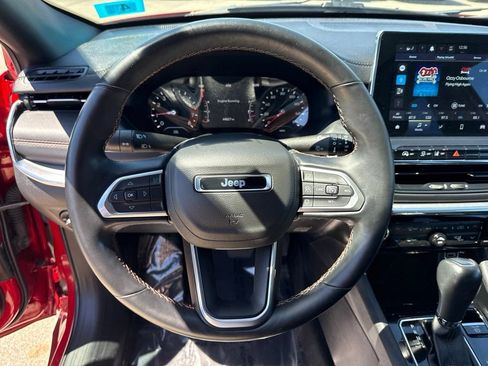 Certified 2022 Jeep Compass Limited AWD/4WD image 10