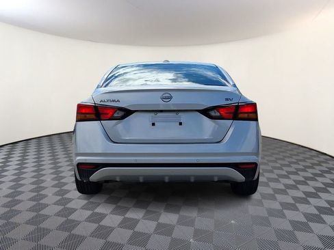 Used 2024 Nissan Altima 2.5 SV FWD image 6